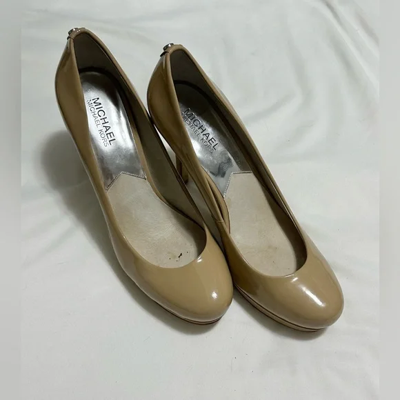 3 for 10 - Michael Kors Round toe heels - Picture 6 of 7